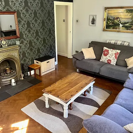 דירה 10 Min Walk To Minster & Station